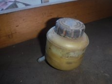 bove117 Bremsolbehalter